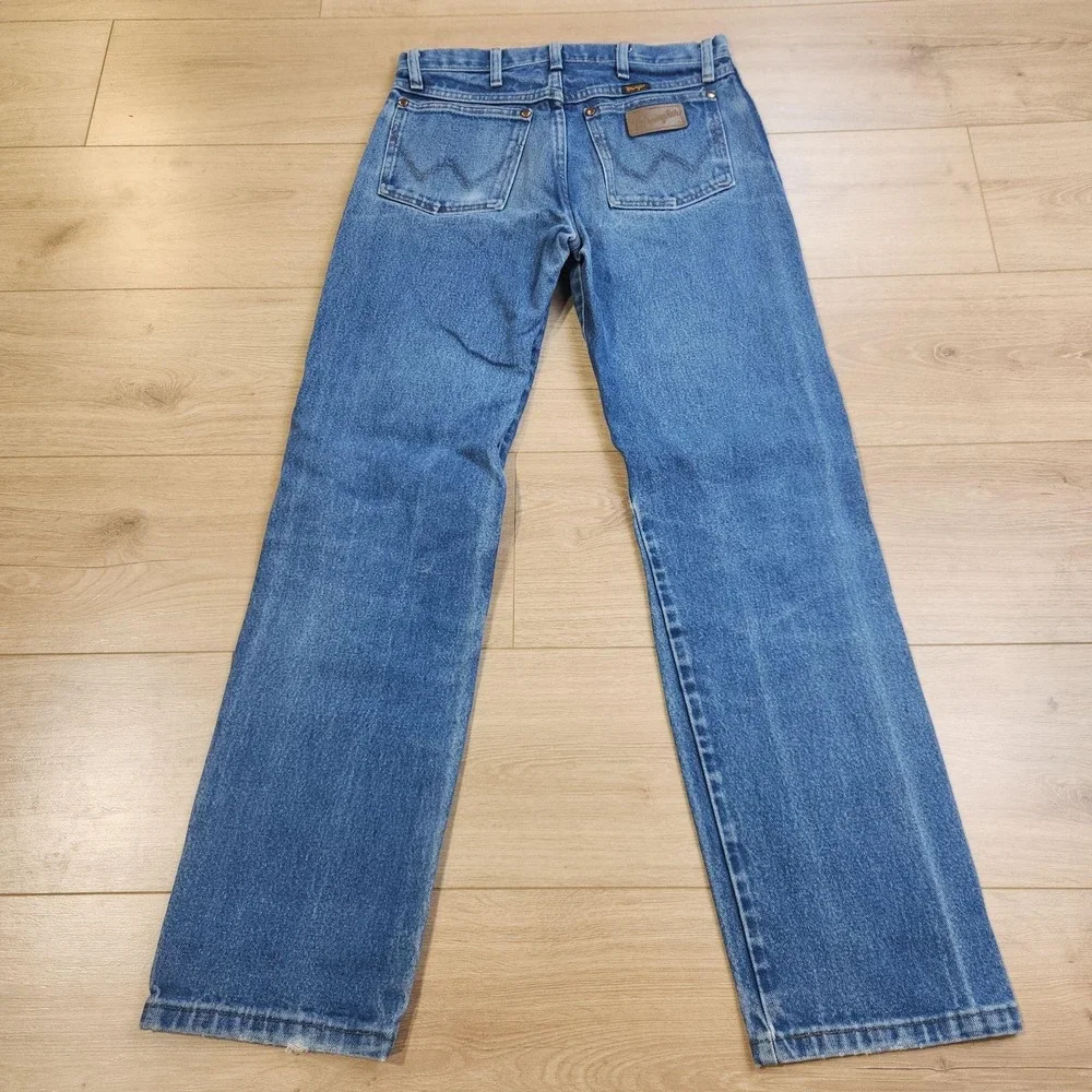 Wrangler 13MWZ Jeans Mens 30x32 Blue Medium Wash Cowboy Cut Straight Denim